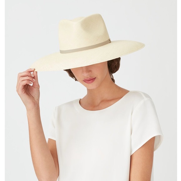 Cuyana Accessories - Cuyana wide brim natural minimalist summer hat
